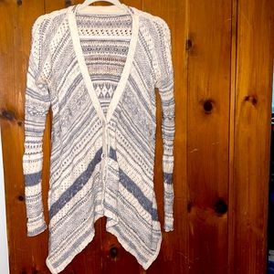 Free people woman’s V neck button down crocheted grey and white sweater